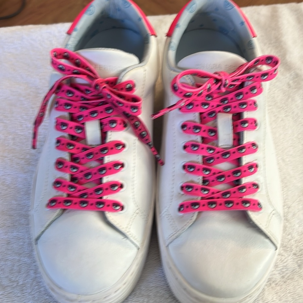 Chiara Ferragni White Low-Top Sneakers with Hot Pink Eyelet Laces